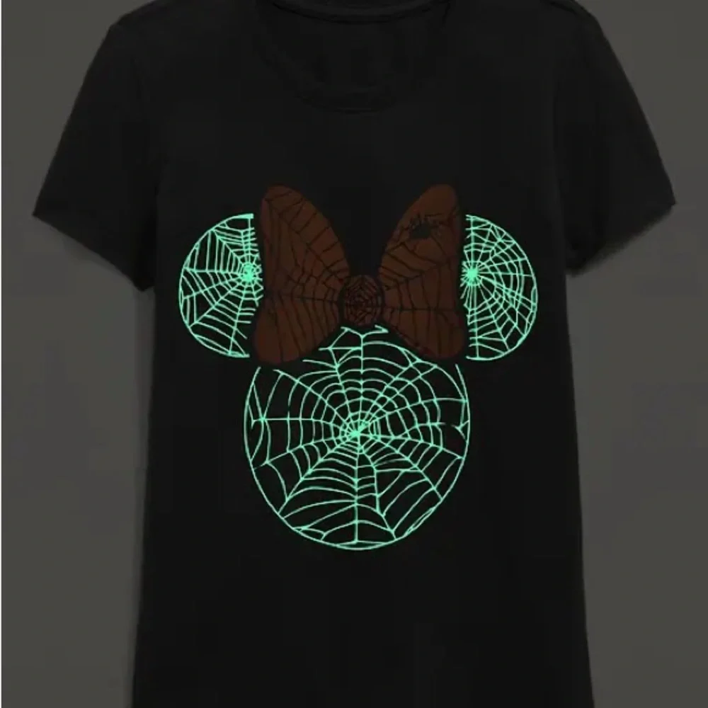 3/$15 or 4/$19 Halloween Glow In The Dark Minnie Mouse Disney Shirt Sz Small 6/7 - Picture 3 of 14